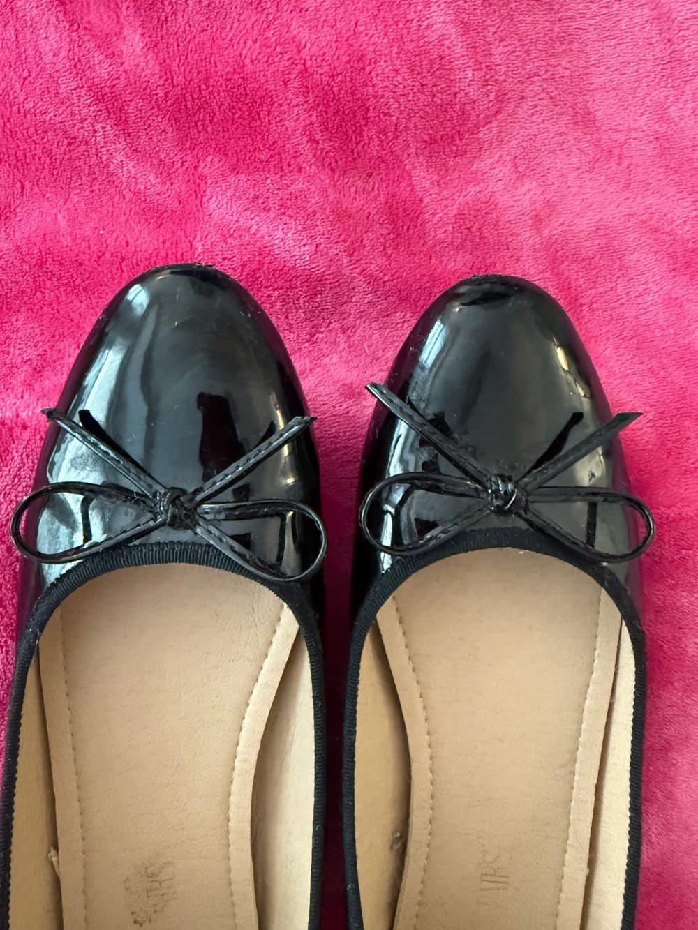 Dream Pairs Black Patent Ballet Flats with Bow Accent - Picture 2 of 7